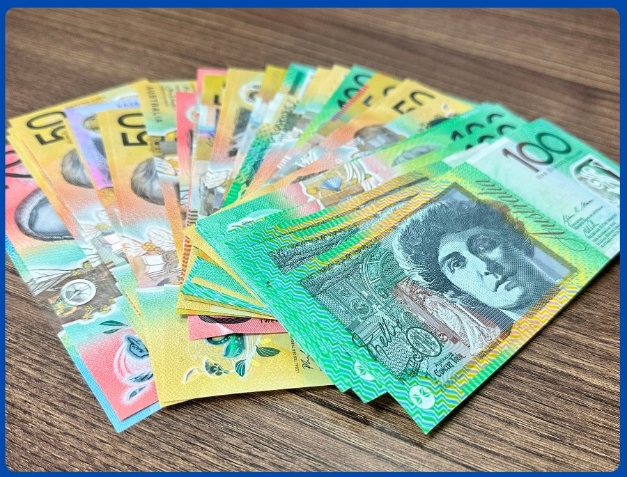 Tiền tệ chính thức của Úc là Đô la Úc, ký hiệu là AUD