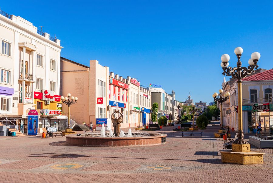 Phố cổ Arbat là con phố đi bộ nổi tiếng nhất Moscow