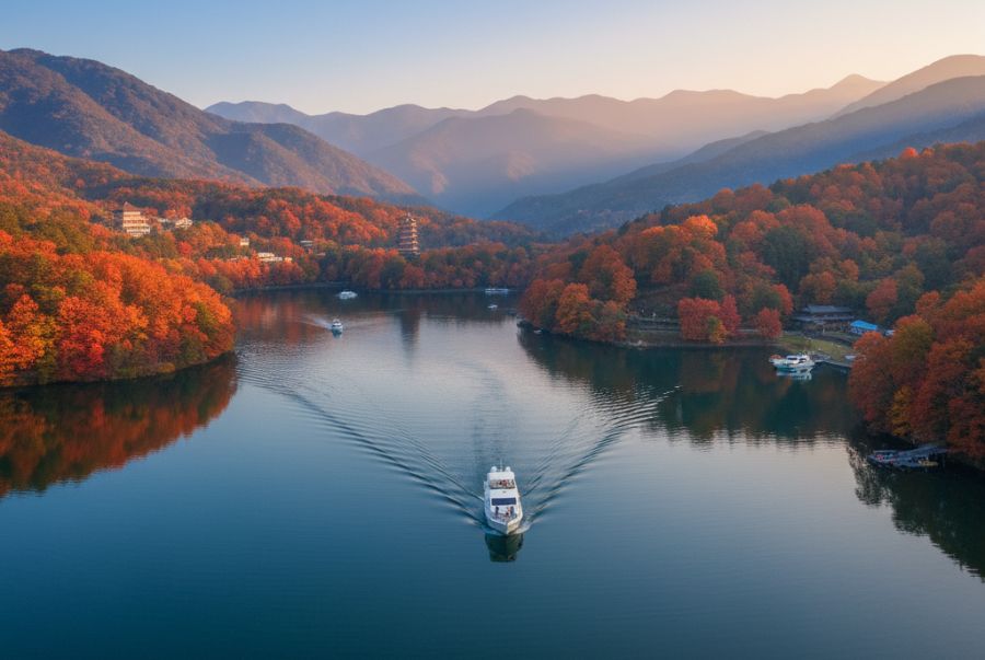 Vẻ đẹp mùa thu của Hồ Nhật Nguyệt khi nhìn từ trên cao