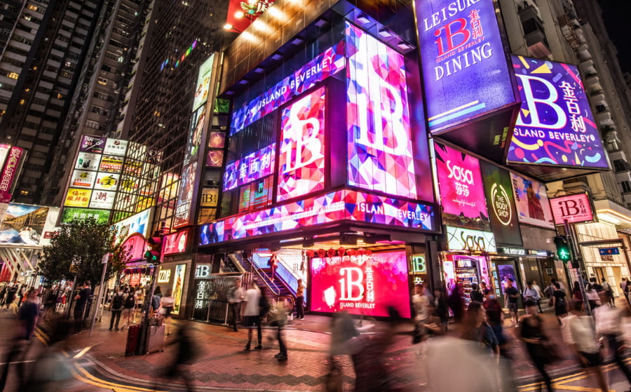 Hồng Kông là thiên đường mua sắm miễn thuế với tất tần tật các thương hiệu trên khắp thế giới