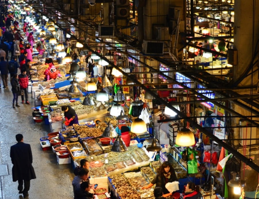 Chợ hải sản Jagalchi không chỉ là một điểm đến hấp dẫn về ẩm thực mà còn mang trong mình giá trị lịch sử và văn hóa sâu sắc