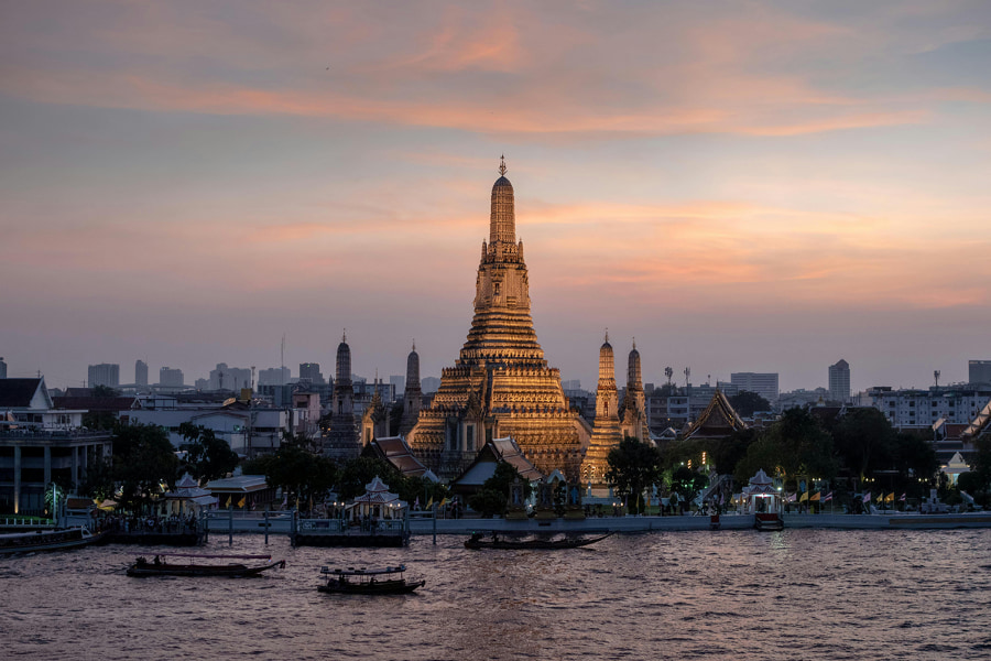 Chùa Wat Arun Bangkok với vẻ đẹp kiến trúc độc đáo, hứa hẹn là điểm đến không thể bỏ qua khi đến Bangkok