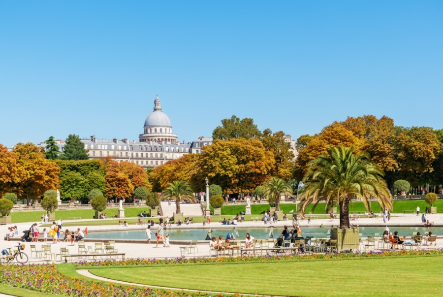 Công viên Marie de Médicis luôn ngập tràn trong sắc vàng và xanh đan xen mỗi khi thu về