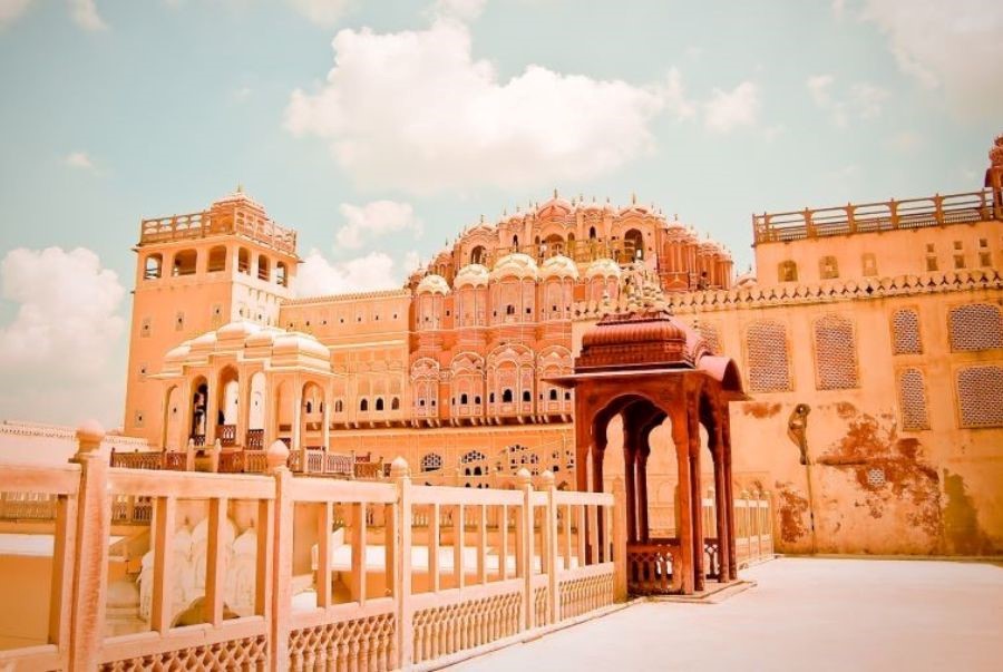 Bên trong Hawa Mahal lưu giữ hiện vật và câu chuyện lịch sử Jaipur