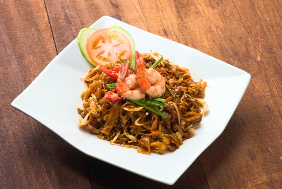 Char Kway Teow là món hủ tiếu xào trứng nổi tiếng của Singapore