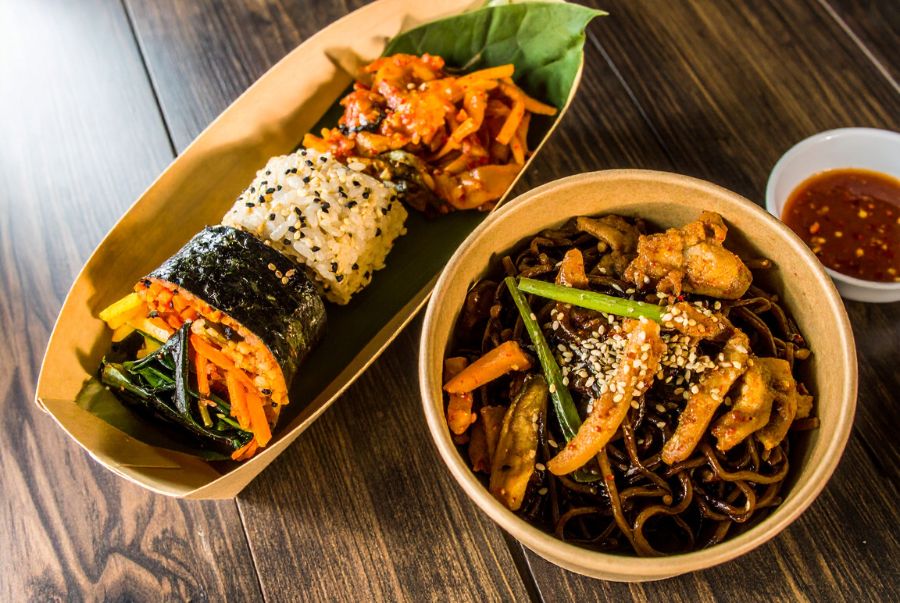 Jajangmyeon là món mì truyền thống có nguồn gốc từ ẩm thực Trung Hoa 