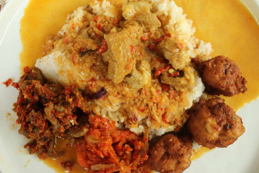 Nasi Kandar là món cơm cà ri được biến tấu theo hương vị của Malaysia