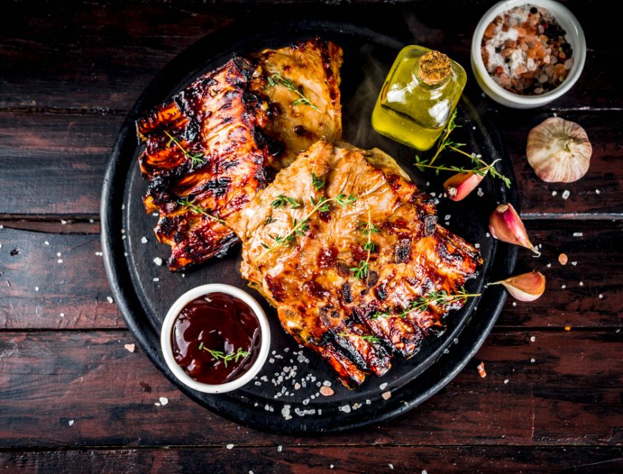 Sườn nướng kiểu Bavaria (Schweinerippchen) mang hương vị đậm đà, thơm ngon