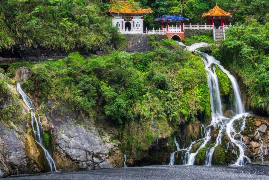 Công viên quốc gia Taroko Gorge là một trong những kỳ quan thiên nhiên rộng lớn nhất của Đài Loan