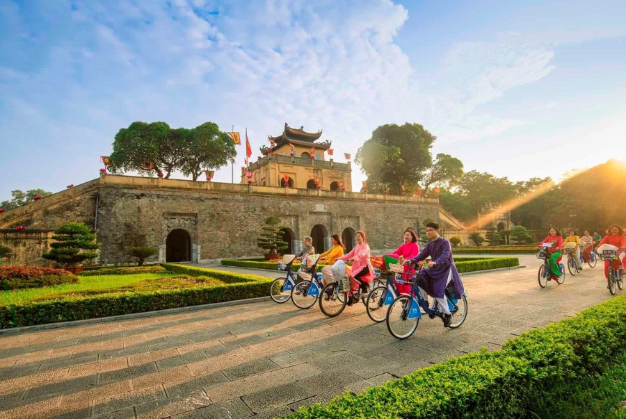 Không khí Tết ở Hà Nội luôn mang một nét đặc trưng hấp dẫn biết bao du khách