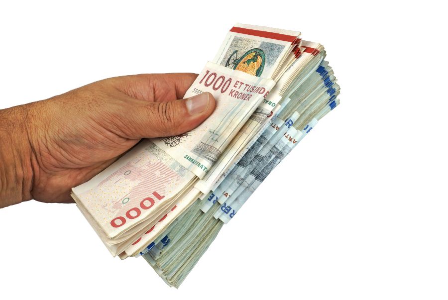 Việc đổi tiền trong chuyến đi sẽ giúp du khách chủ động hơn trong việc thanh toán