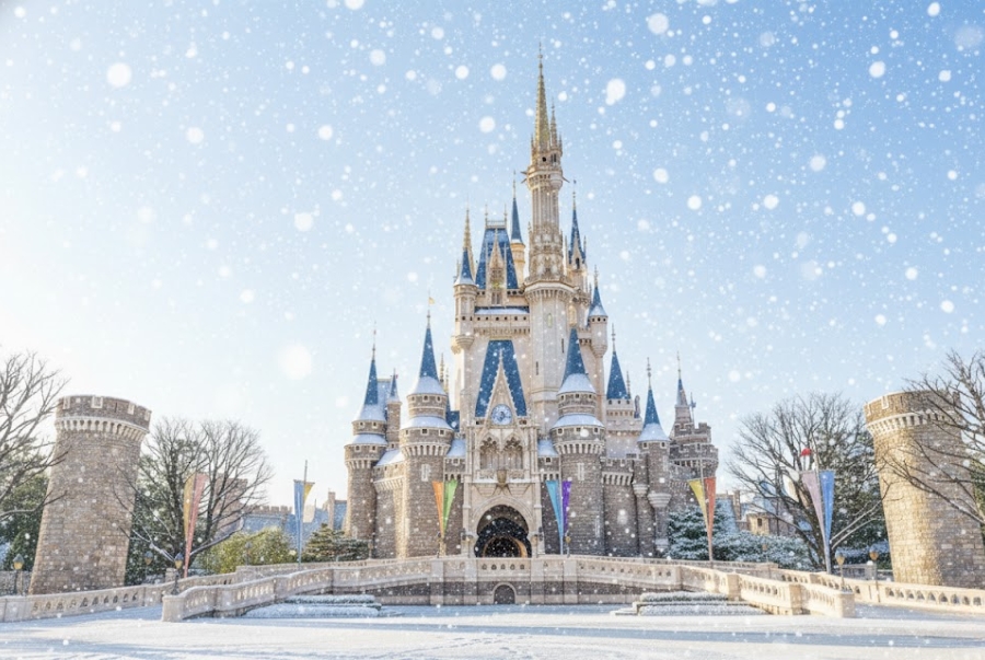 Tokyo Disneyland vào mùa đông là điểm đến lý tưởng bởi không khí lễ hội nhộn nhịp