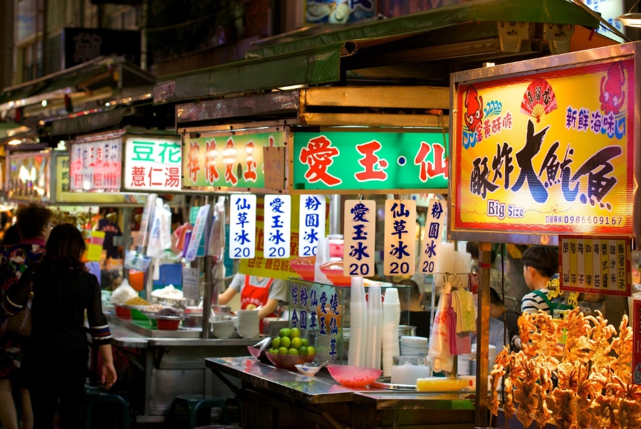 Khi đến chợ đêm Liuhe bạn sẽ có cơ hội thưởng thức nhiều món ăn đường phố đặc trưng của Cao Hùng