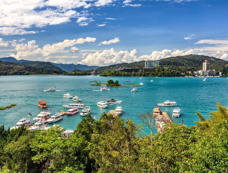 Nhật Nguyệt Đàm 