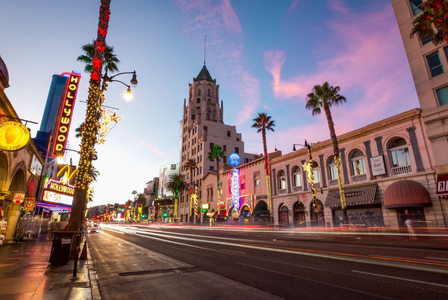Hollywood là thiên đường du lịch với ánh đèn rực rỡ cùng nhiều hoat động đặc sắc