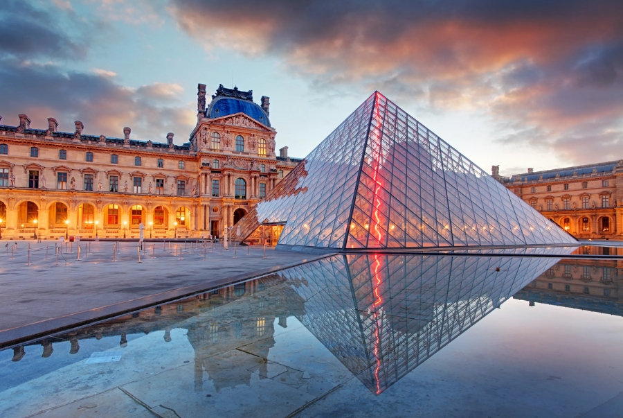 Bảo tàng Louvre là một trong những bảo tàng nghệ thuật nổi tiếng nhất thế giới