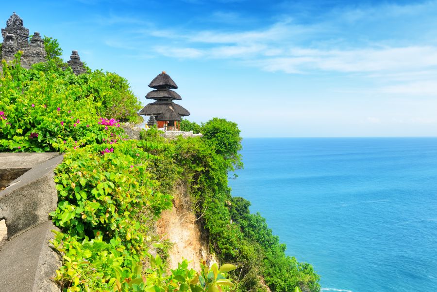 Uluwatu Temple là một trong sáu ngôi đền linh thiêng bậc nhất của Bali