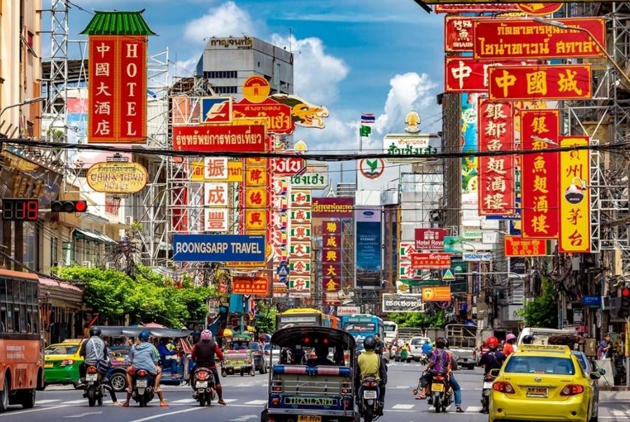 Yaowarat mang đậm dấu ấn người Hoa, vừa cổ kính vừa sầm uất giữa Bangkok