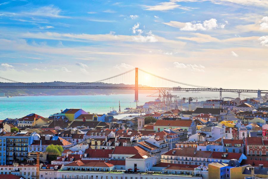 Lisbon vào mùa thu mang đến bầu không khí dễ chịu, với khung cảnh bình yên