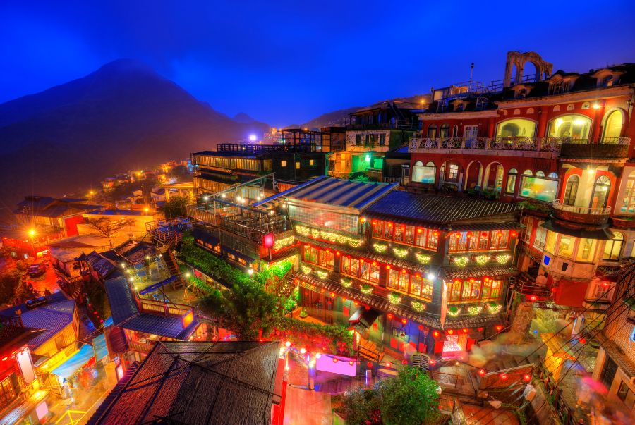 Hình ảnh Jiufen trở nên lộng lẫy hơn mỗi khi màn đêm buông xuống