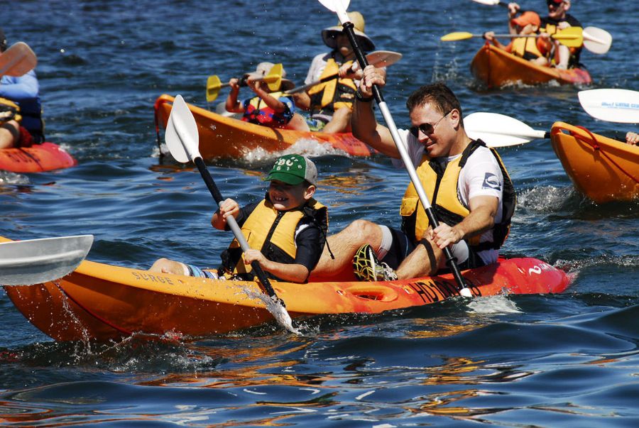 Chèo thuyền kayak là hoạt động thể thao nhẹ nhàng nhưng đầy thú vị