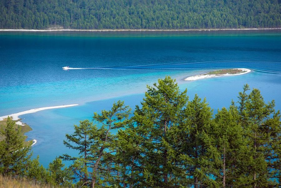 Hồ Khövsgöl được mệnh danh là “viên ngọc xanh” của Mông Cổ