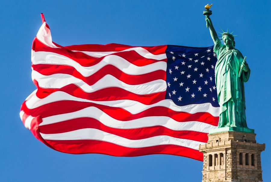 Nữ Thần Tự Do là là biểu tượng của sự tự do và dân chủ của nước Mỹ