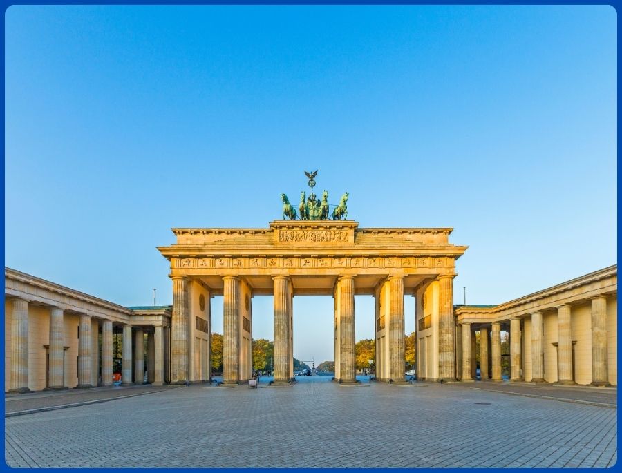 Cổng Brandenburg không chỉ là biểu tượng nổi bật của Berlin mà còn đại diện cho toàn bộ nước Đức thống nhất