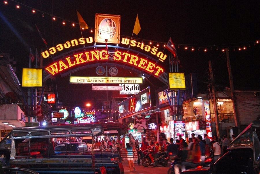 Walking Street là một con phố mang tính biểu tượng của Pattaya