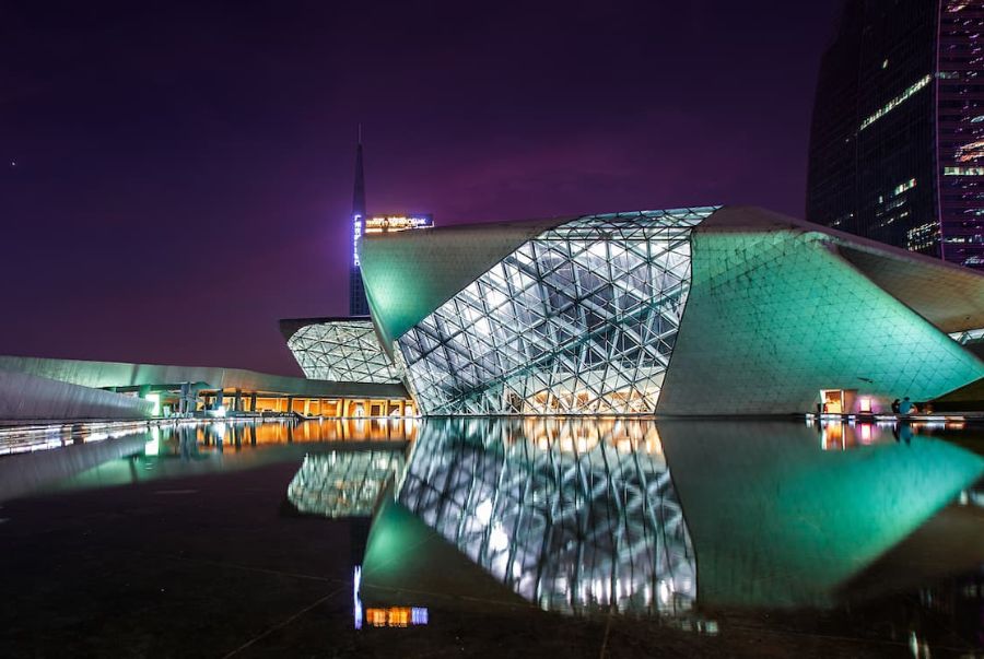 Nhà hát Opera Quảng Châu là một công trình kiến trúc đương đại ấn tượng nhất của thành phố