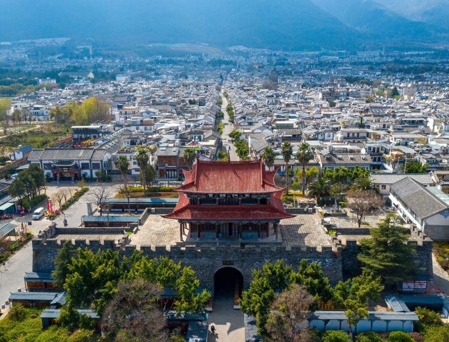 Khung cảnh thành cổ nhìn từ trên cao