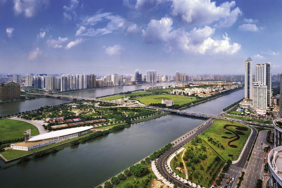 Hải Châu là nơi tập trung nhiều khu dân cư hiện đại, trung tâm triển lãm, khu thương mại lớn