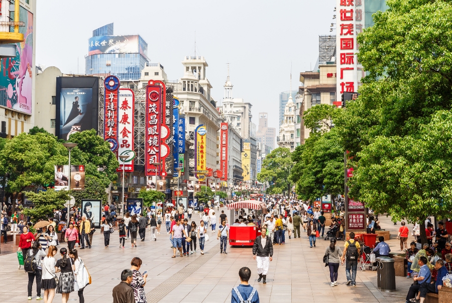 Nanjing Road được biết đến là con phố mua sắm sôi động nhất Thượng Hải