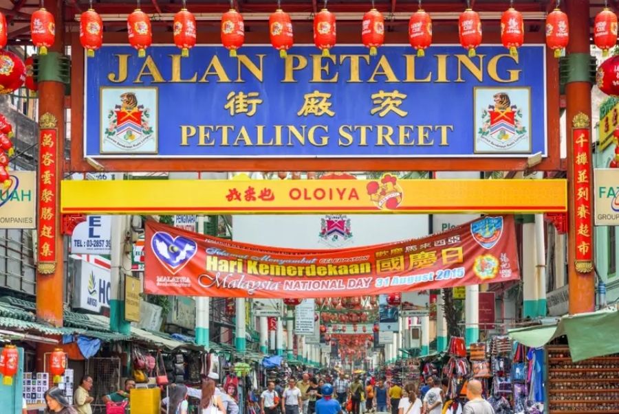 Cổng Jalan Petaling rực rỡ sắc màu chào mừng du khách đến với khu phố Chinatown