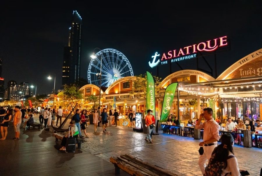 Asiatique The Riverfront là một khu chợ đêm ven sông nhộn nhịp