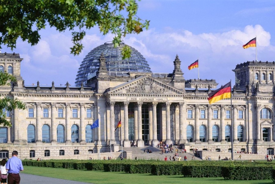 Tòa nhà Quốc hội Reichstag là một công trình kiến trúc tiêu biểu của Berlin