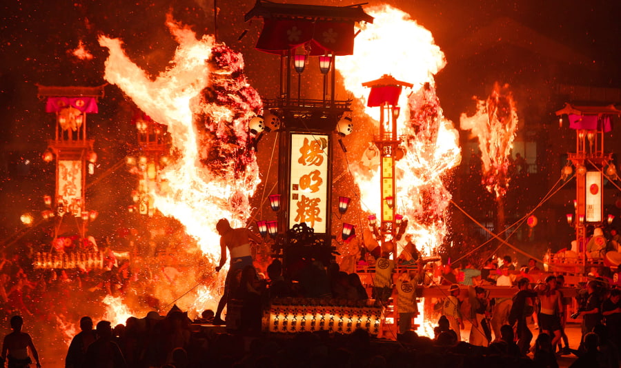 Lễ hội Abare mang đến cho du khách một cái nhìn độc đáo về văn hóa địa phương