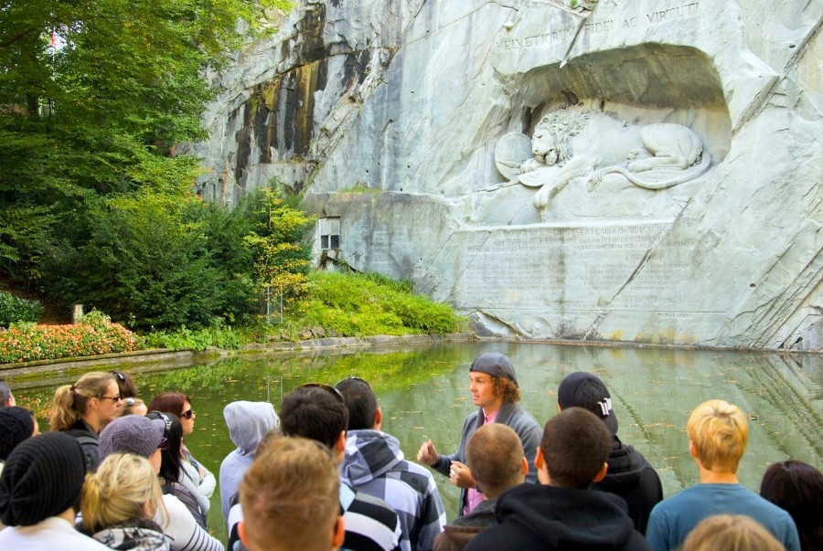 Tượng Sư tử Lion Monument có ý nghĩa vô cùng to lớn với người dân bản địa