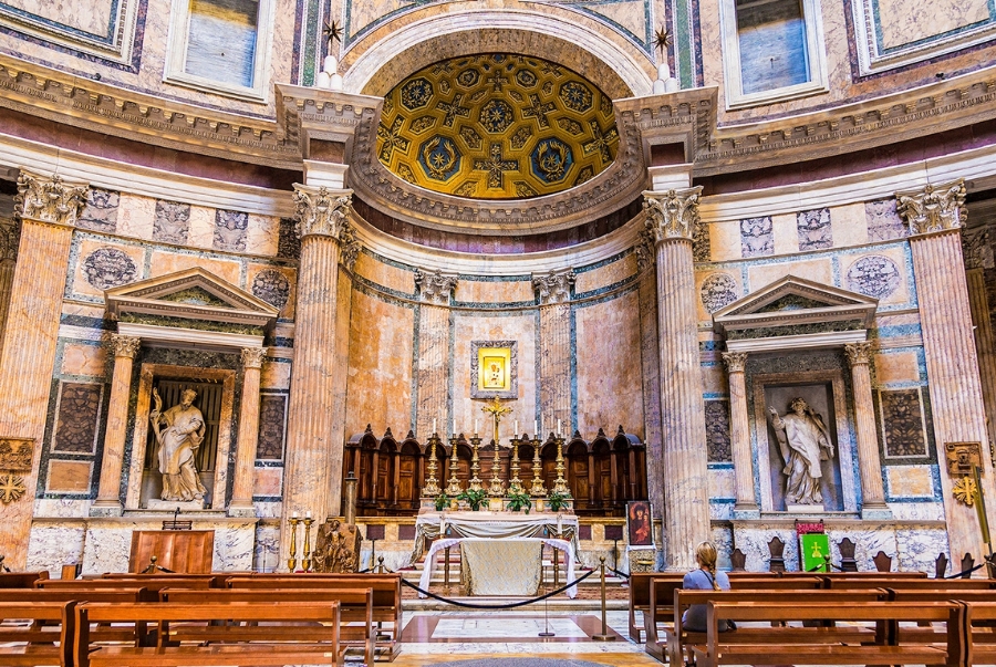 Pantheon còn là nơi yên nghỉ của nhiều nhân vật vĩ đại trong lịch sử Ý