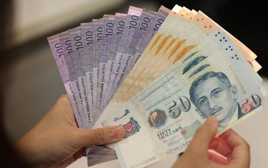 Các ngân hàng thương mại lớn tại Việt Nam đều cung cấp dịch vụ thu đổi ngoại tệ