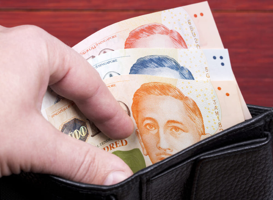 Một số tiệm vàng lớn hoặc các điểm thu đổi ngoại tệ được Ngân hàng Nhà nước cấp phép cũng là nơi bạn có thể đổi tiền Singapore