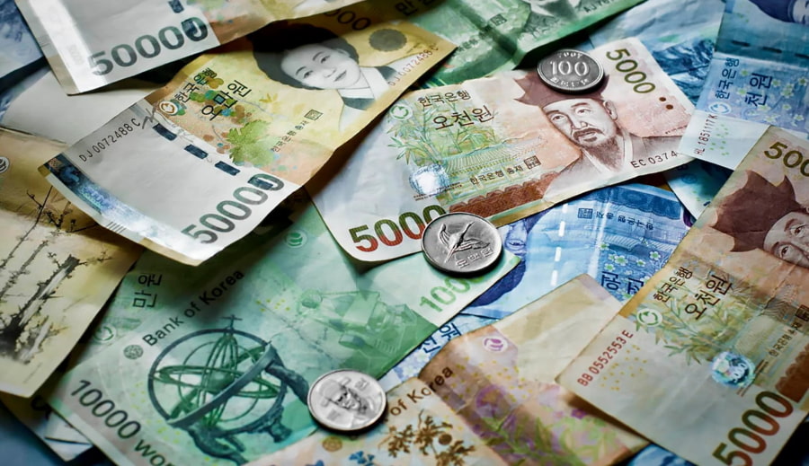 Nếu ưu tiên sự nhanh chóng và thủ tục đơn giản, các tiệm vàng hoặc cửa hàng ngoại tệ tư nhân là một lựa chọn đáng cân nhắc