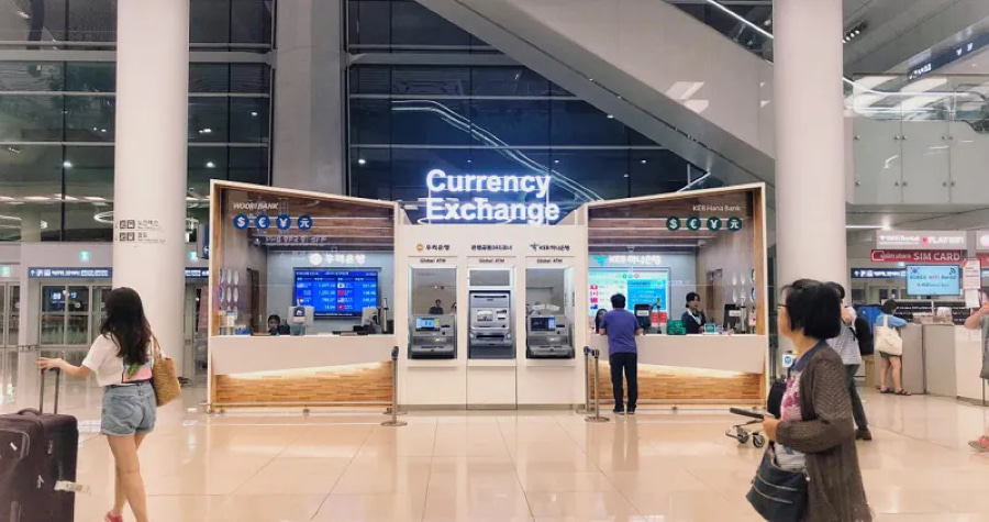 Sân bay quốc tế Tân Sơn Nhất là giải pháp cuối cùng nếu bạn cần đổi tiền Việt sang Hàn gấp ngay trước chuyến bay