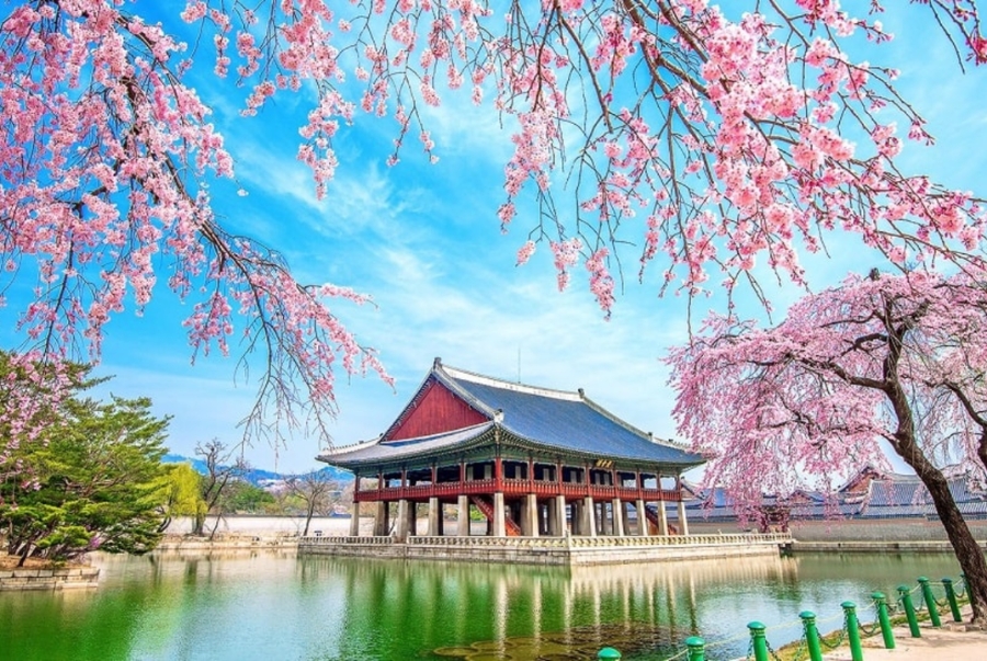 Mùa xuân Bắc Kinh có nhiệt độ trung bình dao động từ 10 đến 25 độ