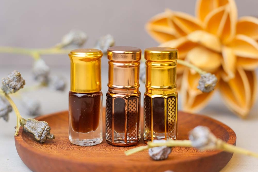 Tinh dầu Oud được chiết xuất từ phần lõi quý hiếm của cây trầm hương