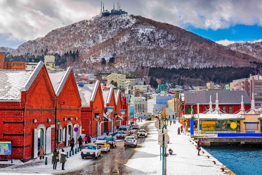 Hokkaido là thiên đường mùa đông của Nhật Bản với tuyết phủ dày từ đầu đến cuối mùa