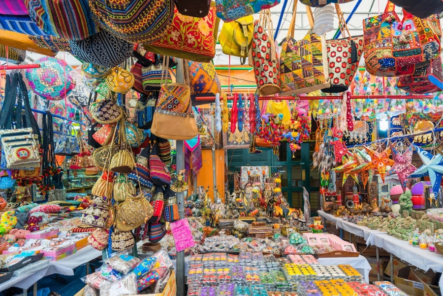 Đồ thủ công mỹ nghệ tại Singapore rất đa dạng du khách có thể dễ dàng mua tại các khu chợ truyền thống