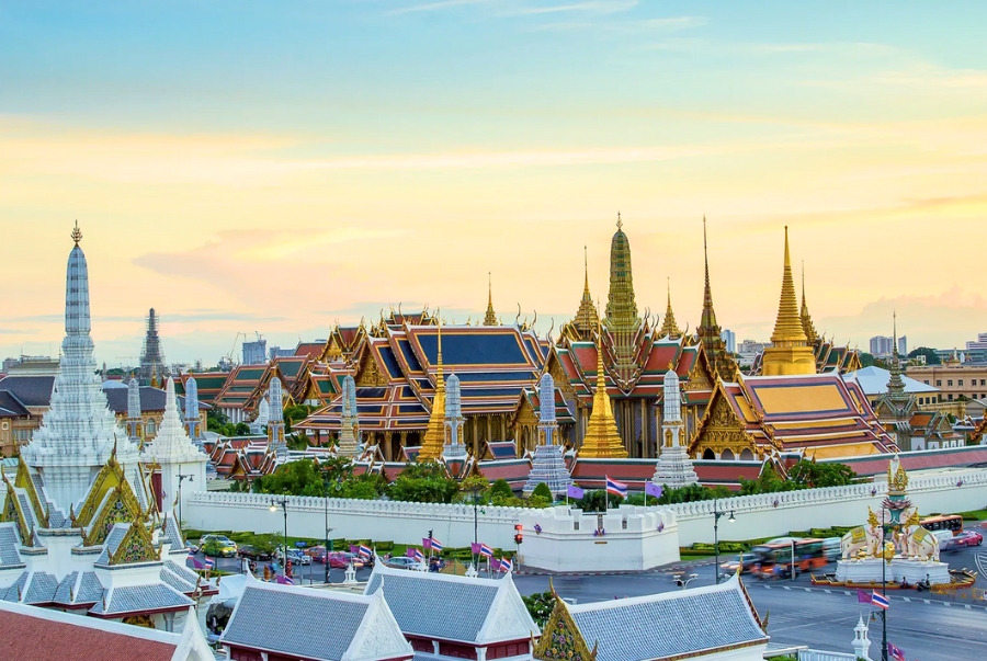 Cung điện Hoàng gia Thái Lan là khu phức hợp các di tích nằm kề nhau và là niềm tự hào của người dân