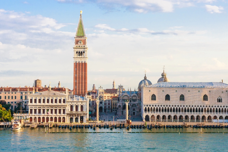 Quảng trường San Marco là quảng trường lớn nhất Venice