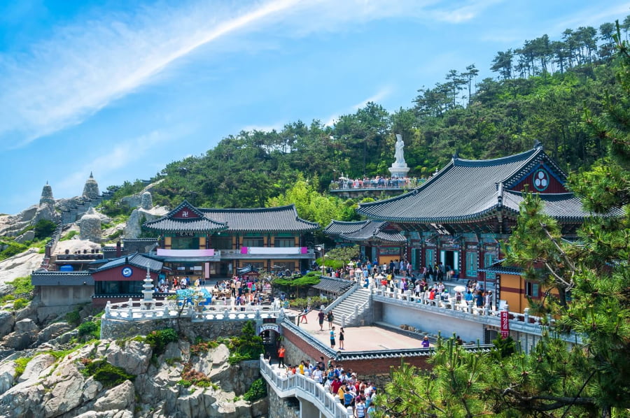 Đền Haedong Yonggungsa, vừa mang giá trị tâm linh, vừa mang đến khung cảnh thiên nhiên hùng vĩ